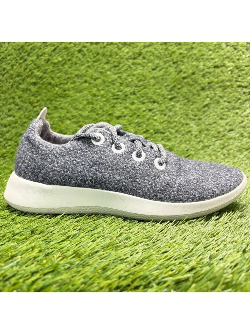 Allbirds Wool Runners Womens Size 8 Gray White Running Walking Shoes Sneakers